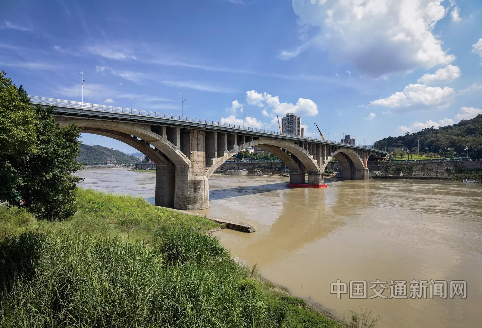 匠心筑橋，譽(yù)滿國際 宜賓岷江大橋加固改造工程榮膺國際橋梁大會(huì)獎(jiǎng)項(xiàng)